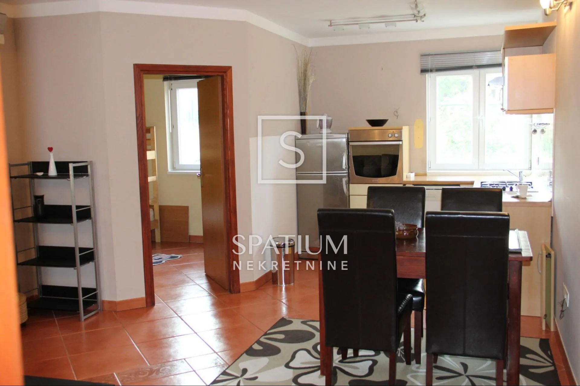 rovinj, dvosoban stan s 60 m2 vrta - slika 3