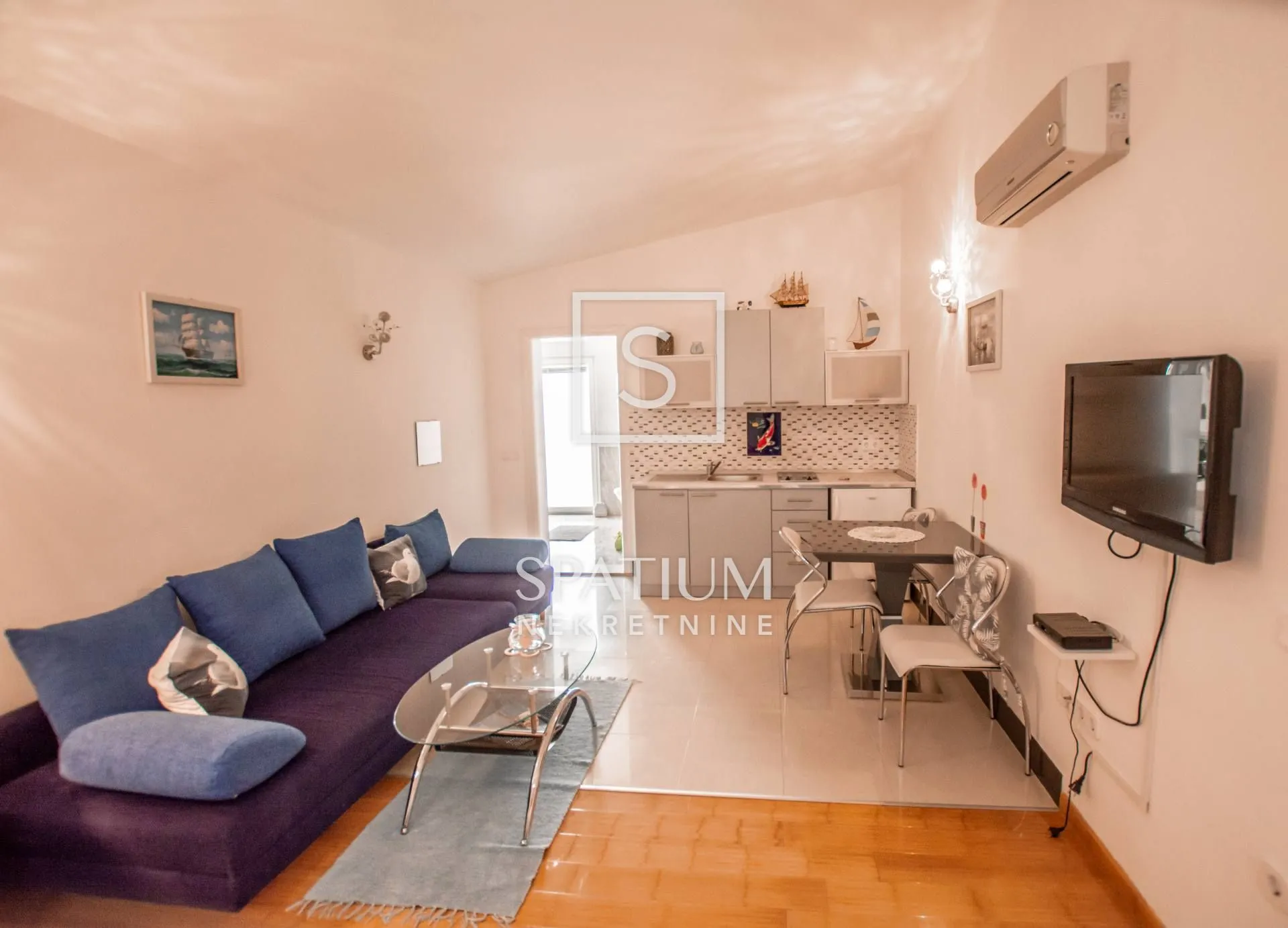 poreč, vila s 10 apartmana, bazen, 500 m od mora - slika 7