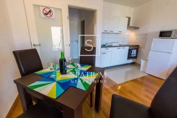 novi vinodolski, apartmanska kuća s bazenom - slika 9