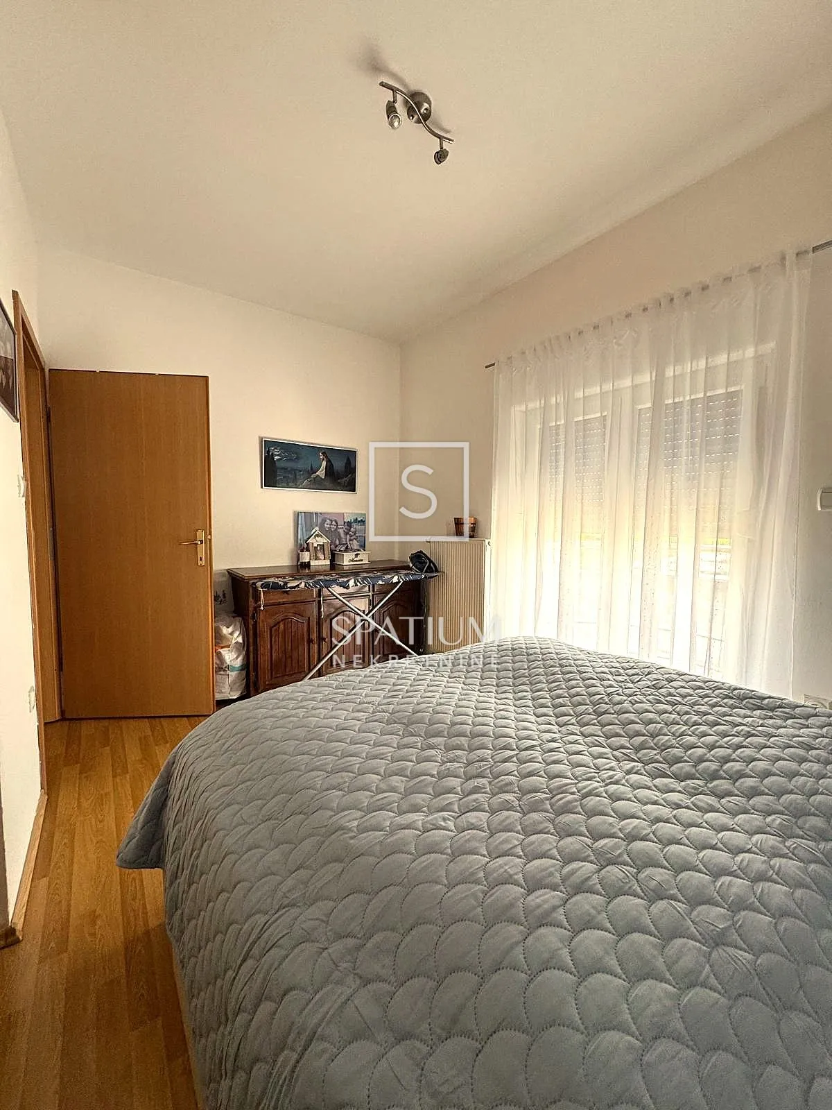 karlovac, stambeno - poslovna kuća s tri stana - slika 20