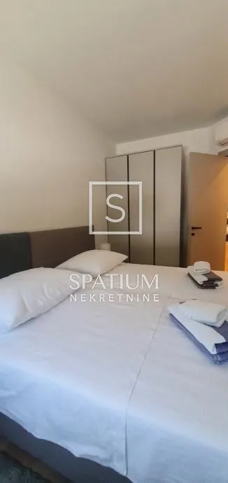 kostrena, stan s bazenom i teretanom za najam - slika 5