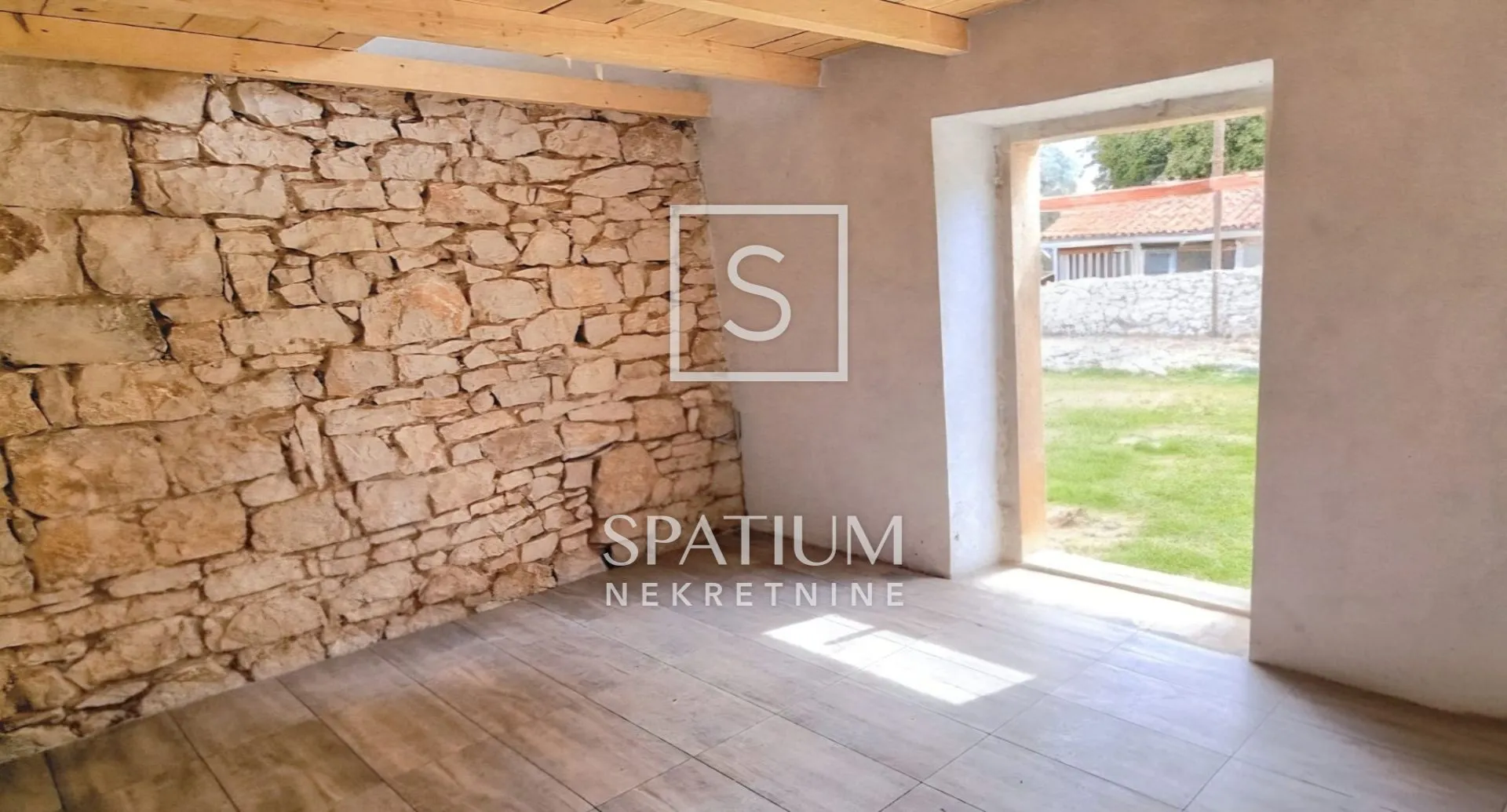 krnica, kamena kuća sa tri apartmana - slika 13