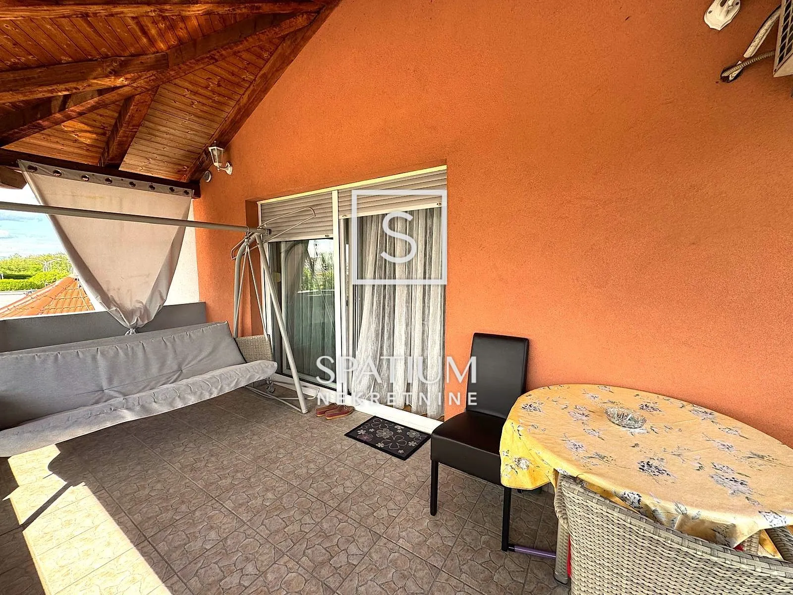 karlovac, stambeno - poslovna kuća s tri stana - slika 37