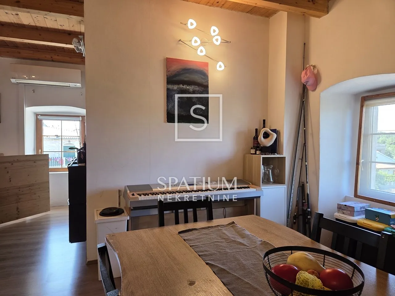 krnica, kamena kuća sa tri apartmana - slika 3