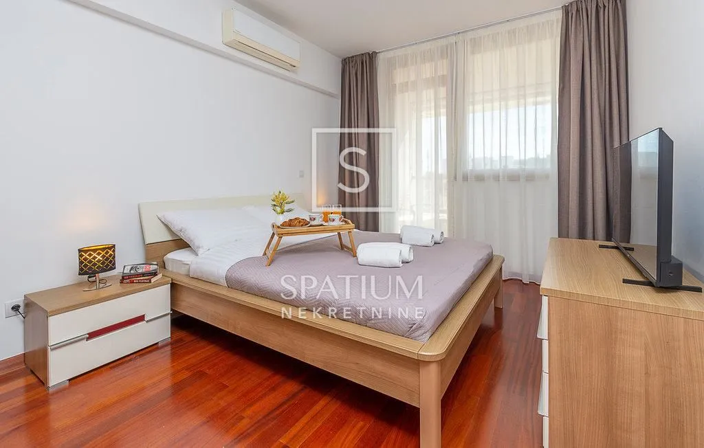 rovinj, dvosoban stan s garažnim mjestom na odličnoj lokaciji - slika 2