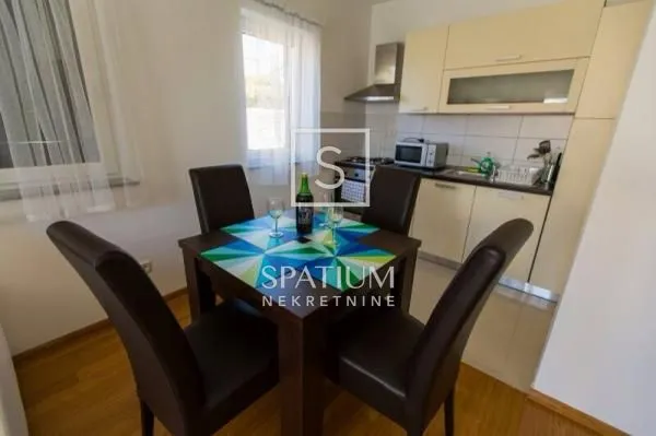 novi vinodolski, apartmanska kuća s bazenom - slika 4