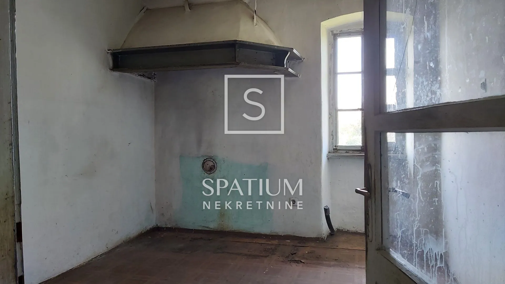labin, kuća za adaptaciju na velikom građevinskom zemljištu - slika 5