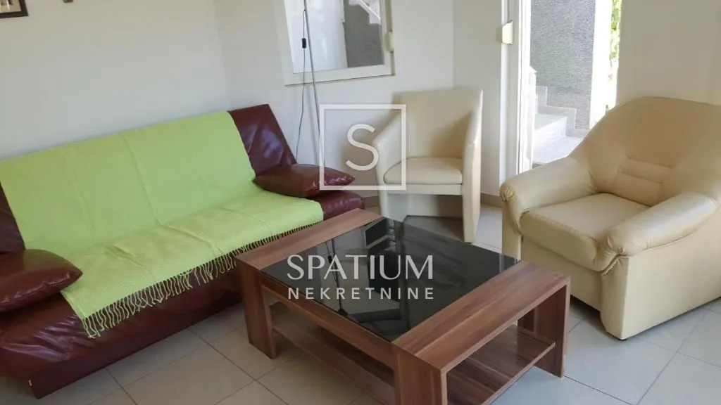 novi vinodolski, dvojna kuća s pet apartmana - slika 3