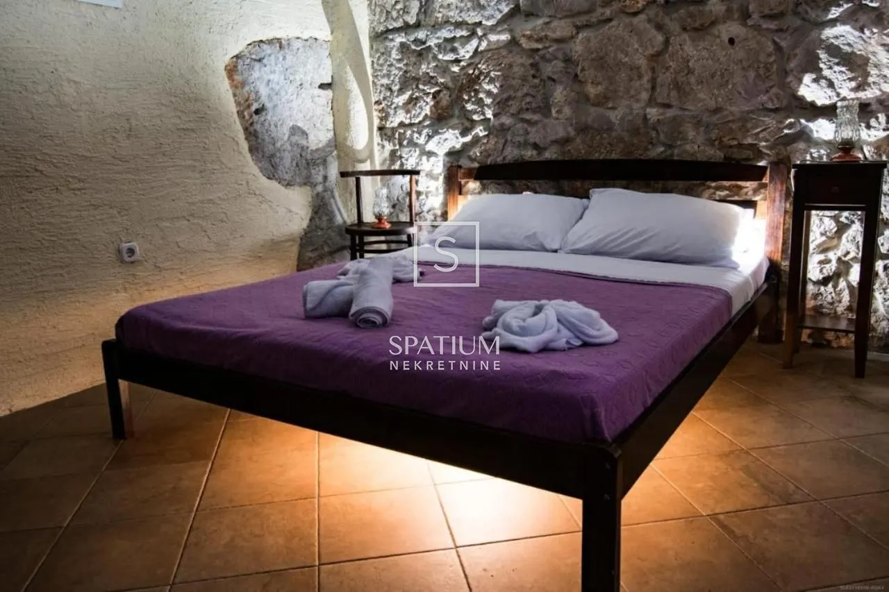 otok krk, vrbnik, prekrasna kamena kuća s bazenom - slika 10