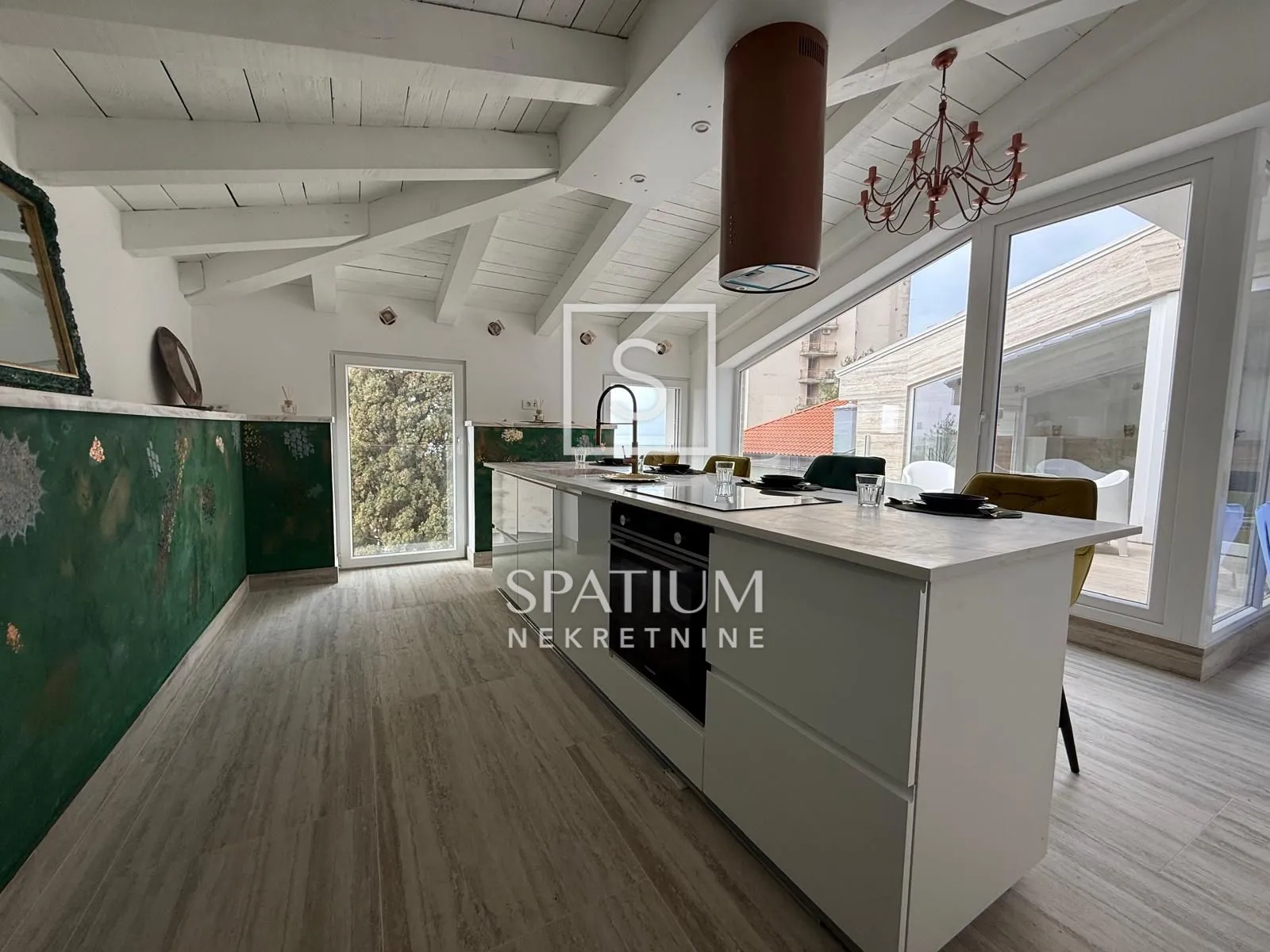 podmurvice, kuća s pet stanova i odvojenim studio apartmanom - slika 24
