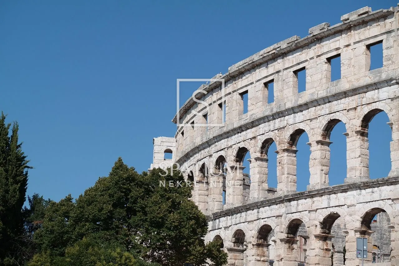 Pula, Stan Sa 3 Spavaće Sobe 2. Kat - B4