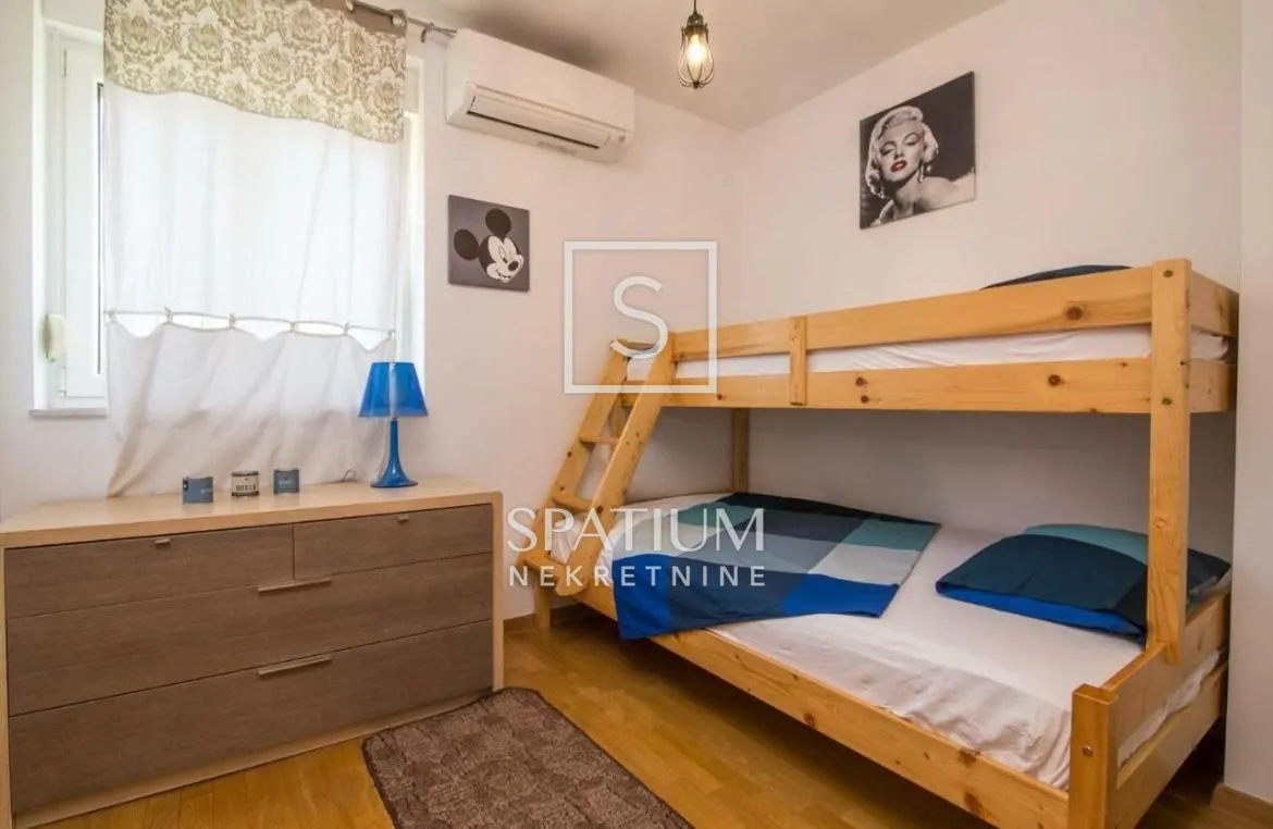 zadar, mocire, stan u prizemlju s vrtom i terasom - slika 13