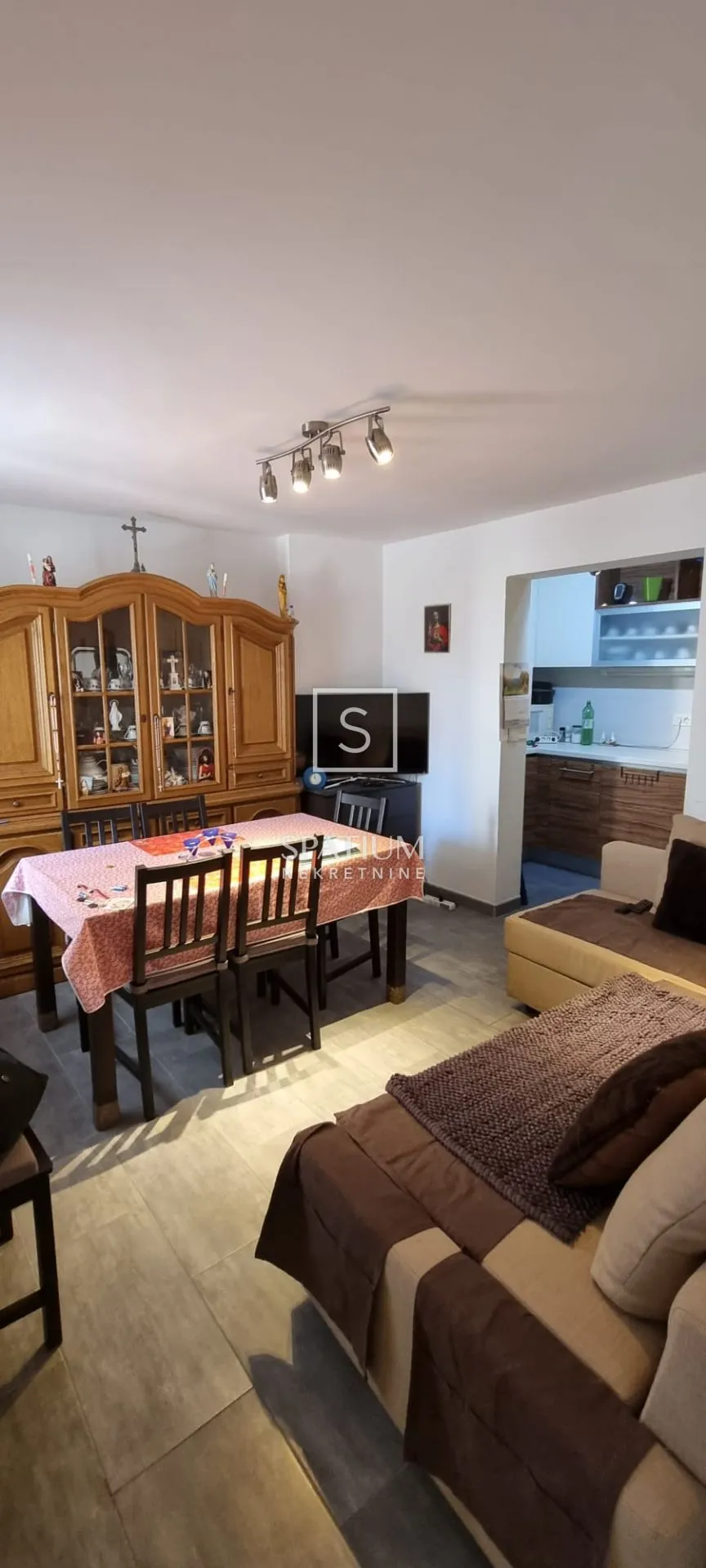 Novi Vinodolski, Kuća U Centru