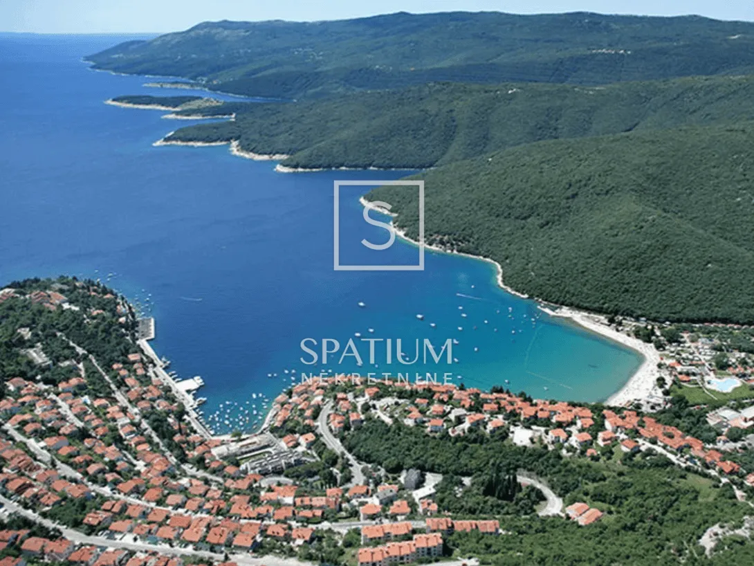 rabac, dvosoban stan u prizemlju za dugoročni najam - slika 12