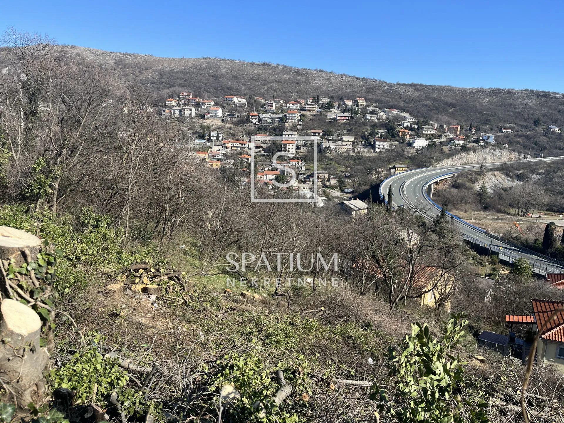 SVILNO, GRAĐEVINSKI TEREN 980 m2 - Rijeka