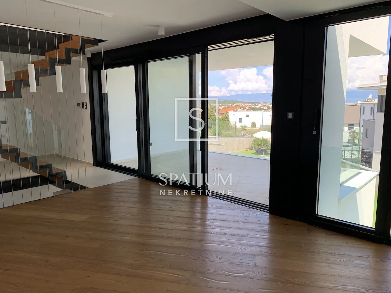 malinska, moderna kuća u nizu - slika 12