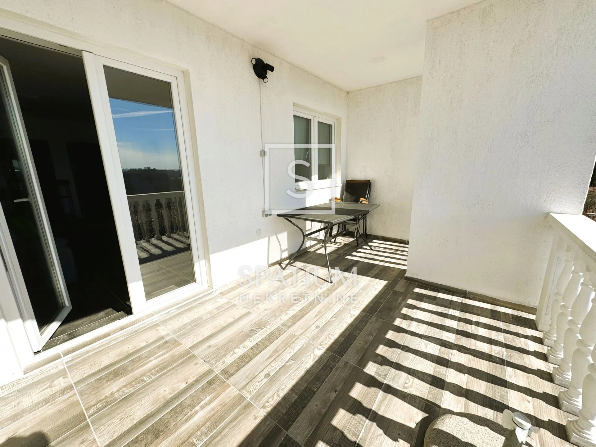 omišalj, kuća sa 6 apartmana na 150m od mora - slika 6