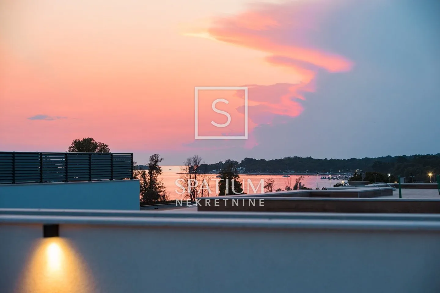 poreč, luksuzna vila s bazenom i krovnom terasom - slika 20