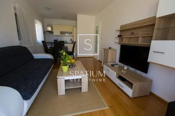 novi vinodolski, apartmanska kuća s bazenom - slika 3