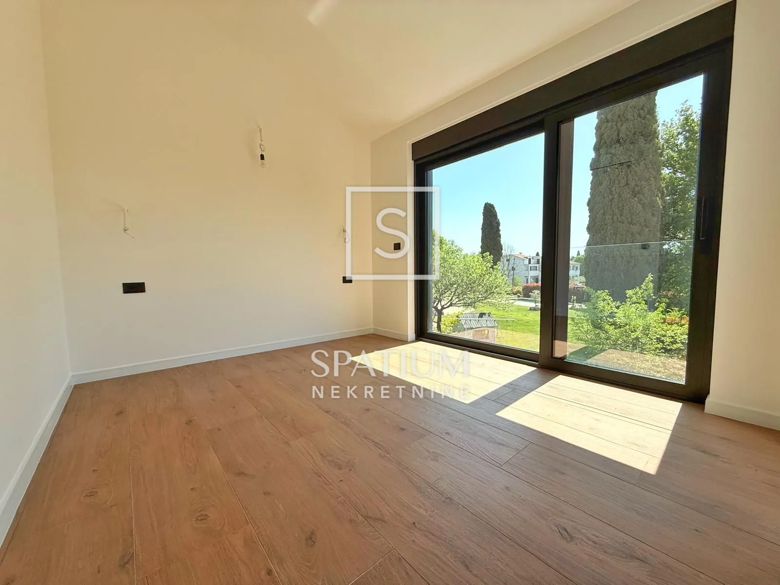 poreč, moderna vila s 4 spavaće sobe nadomak poreča - slika 24