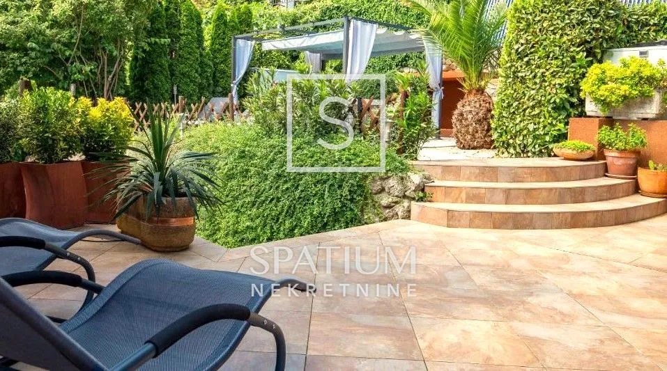 Opatija, Vila Sa Četiri Stana Na Vrhunskoj Lokaciji