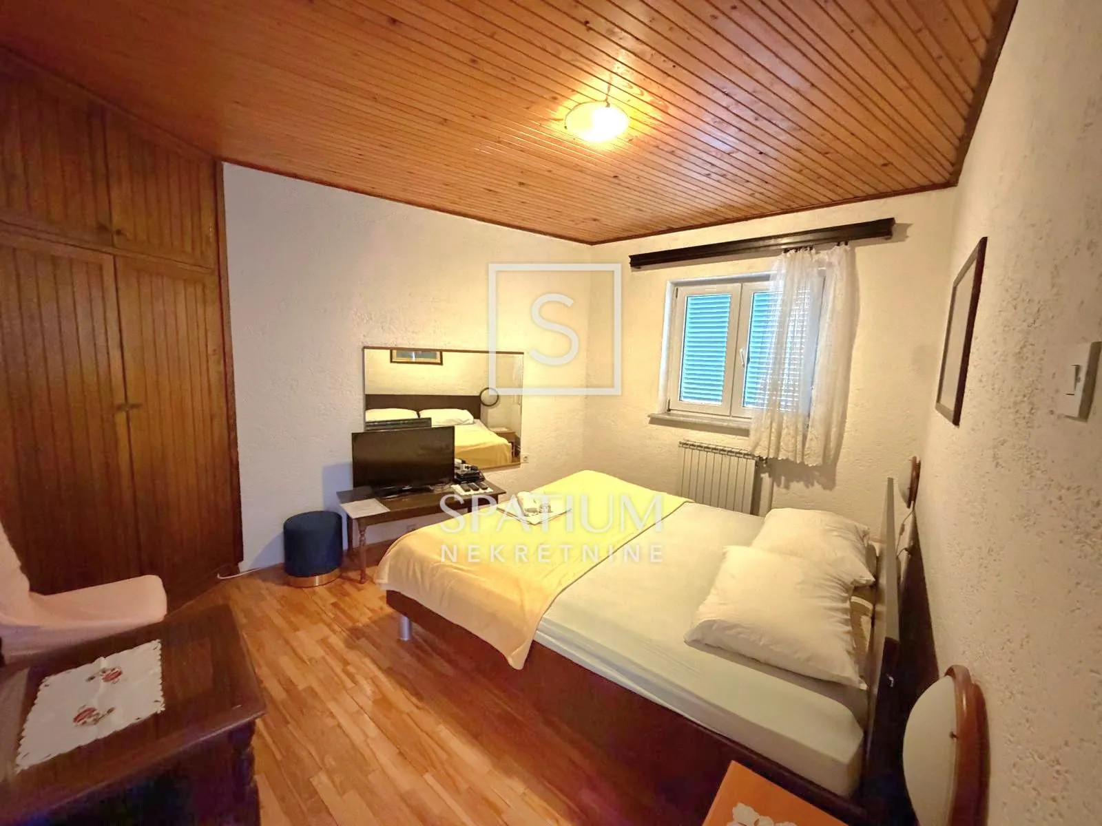 Jadranovo, Apartmanska Kuća S Pet Stambenih Jedinica - Jadranovo, Crikvenica