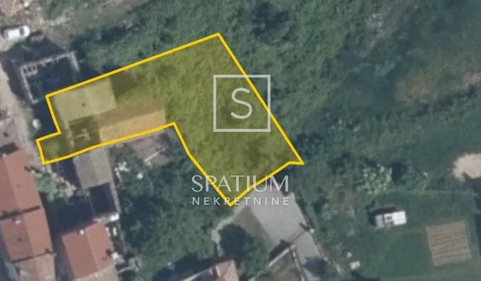 Buje, Građevinsko Zemljište Sa Kamenom Ruševinom Na Izvrsnoj Lokaciji