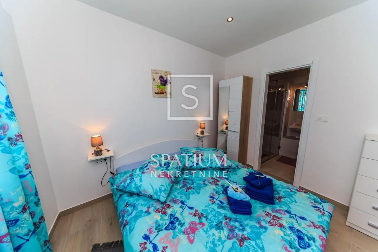 ika, predivna vila s apartmanima i bazenom - slika 9