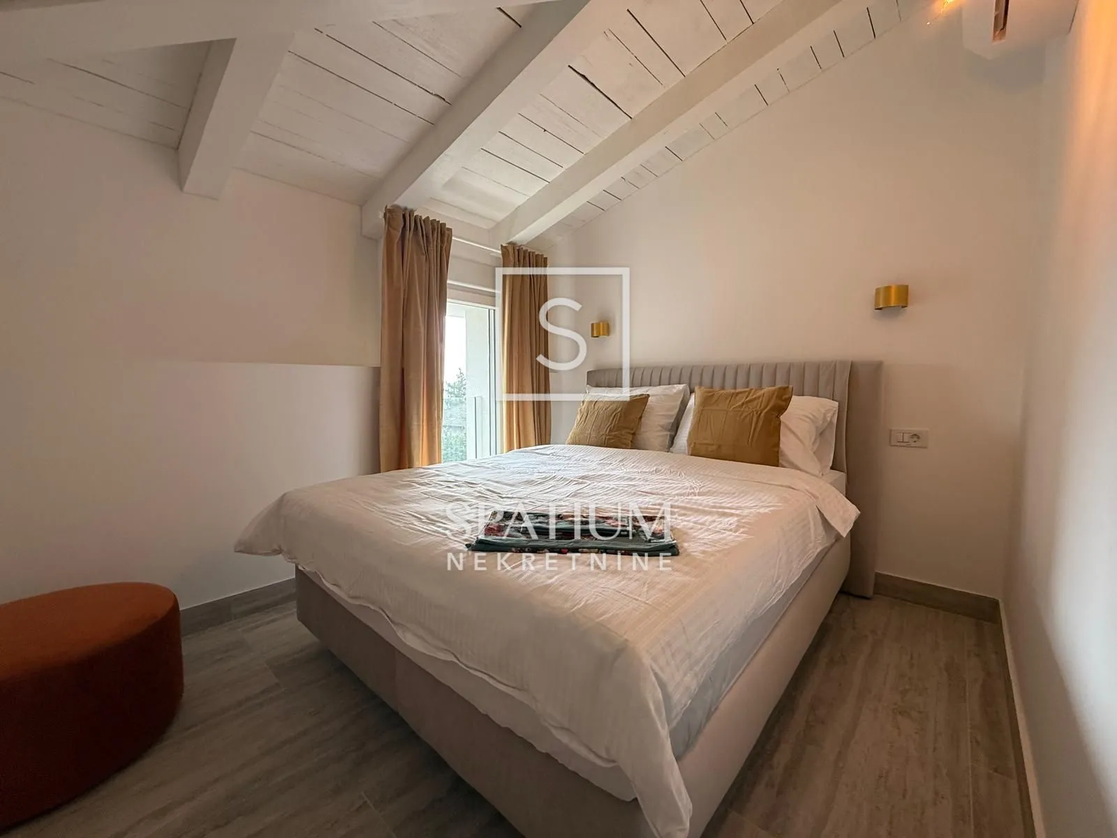 podmurvice, kuća s pet stanova i odvojenim studio apartmanom - slika 12