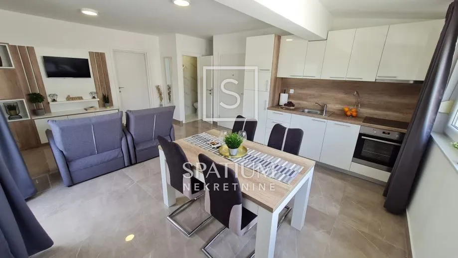 karlobag, apartmanska kuća s bazenom - slika 2