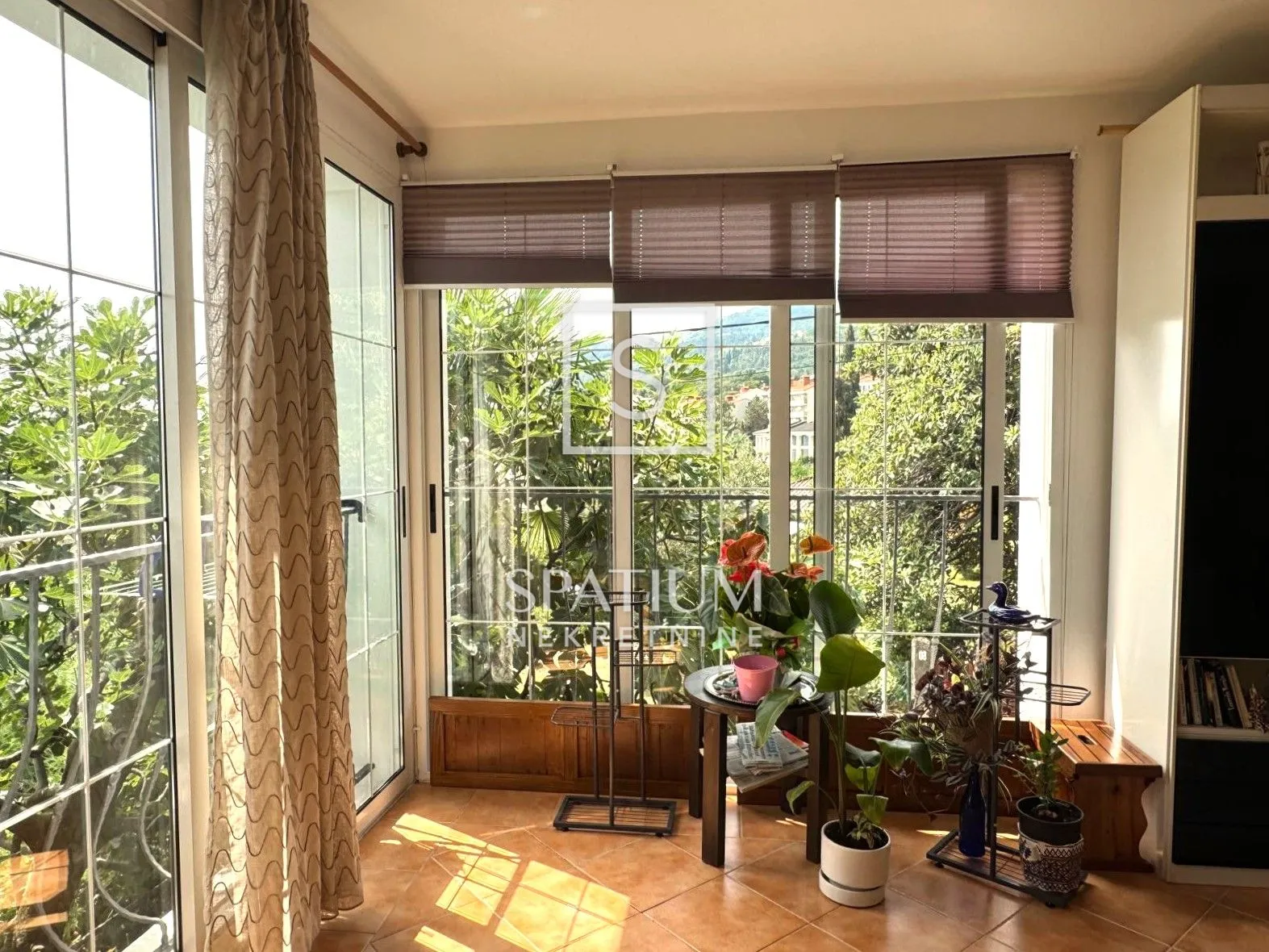 lovran, dvosoban stan 82m2, 500m od mora - slika 5