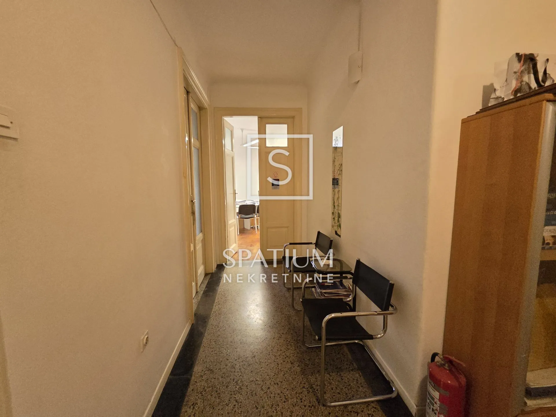 centar, stan sa 3 balkona - slika 22