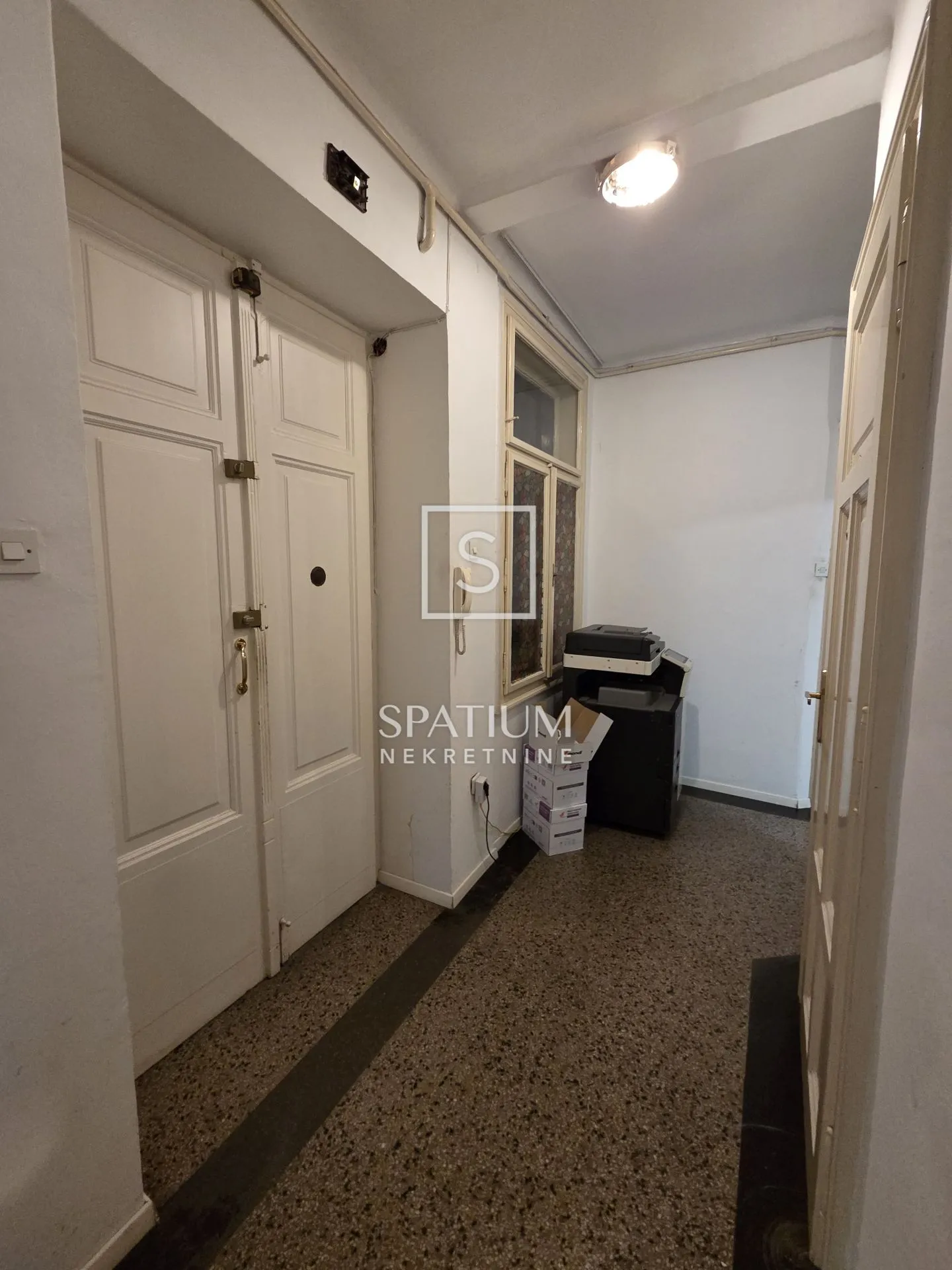 centar, stan sa 3 balkona - slika 23