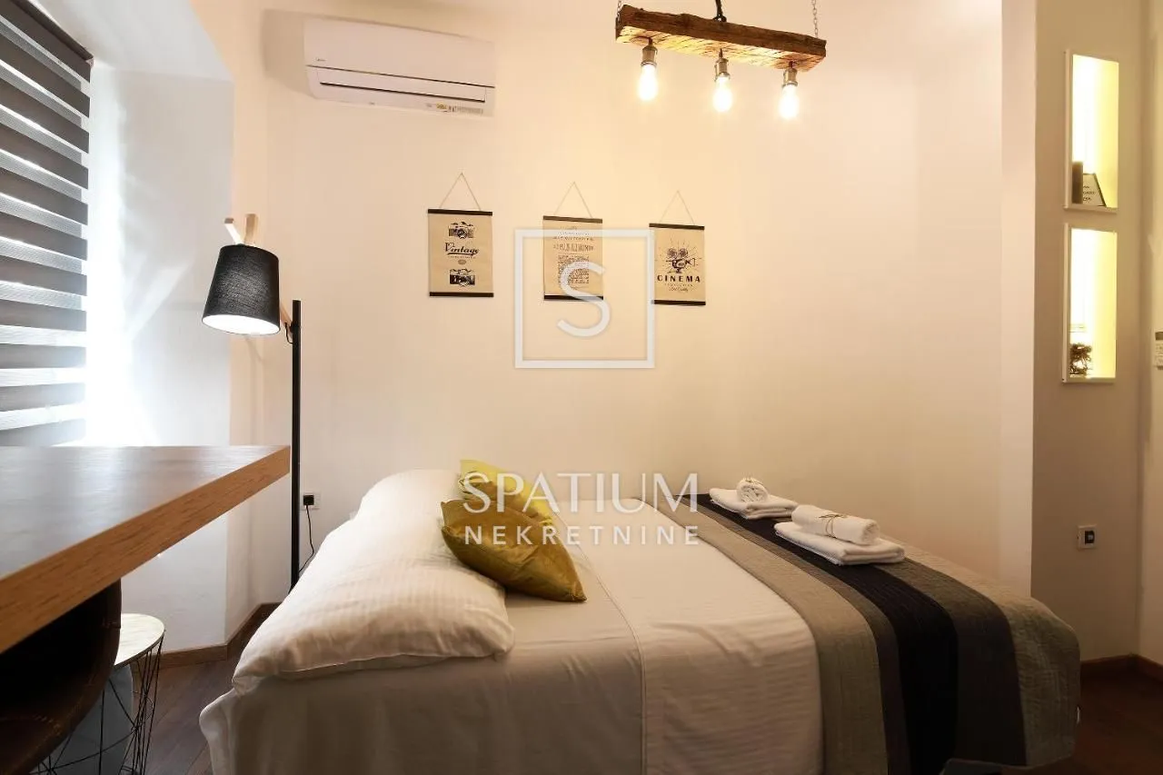 rijeka, centar, prodaja uhodanog poslovanja, 3 apartmana - slika 11