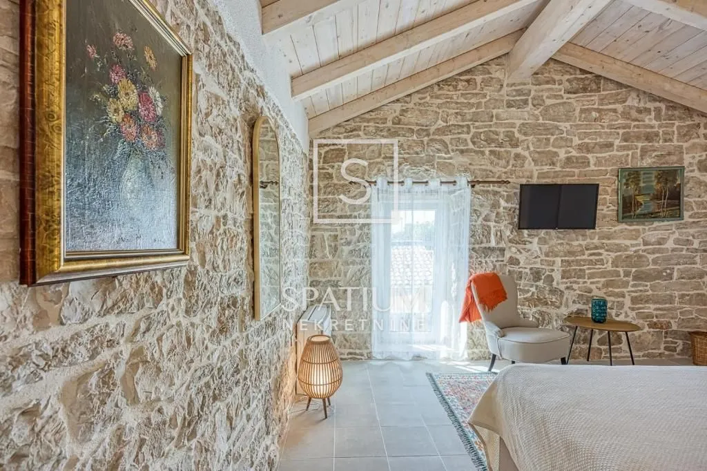 sveti lovreč, autohtona kamena vila sa bazenom - slika 14