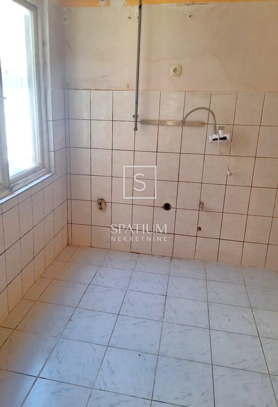 centar, dvosoban stan za adaptaciju - slika 6