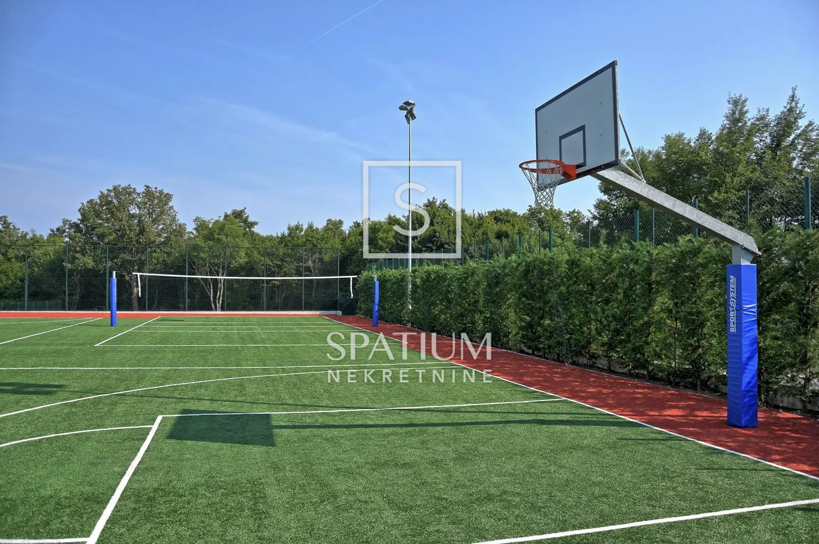 ladići, kanfanar, kamena vila s bazenom i sportskim terenima - slika 18