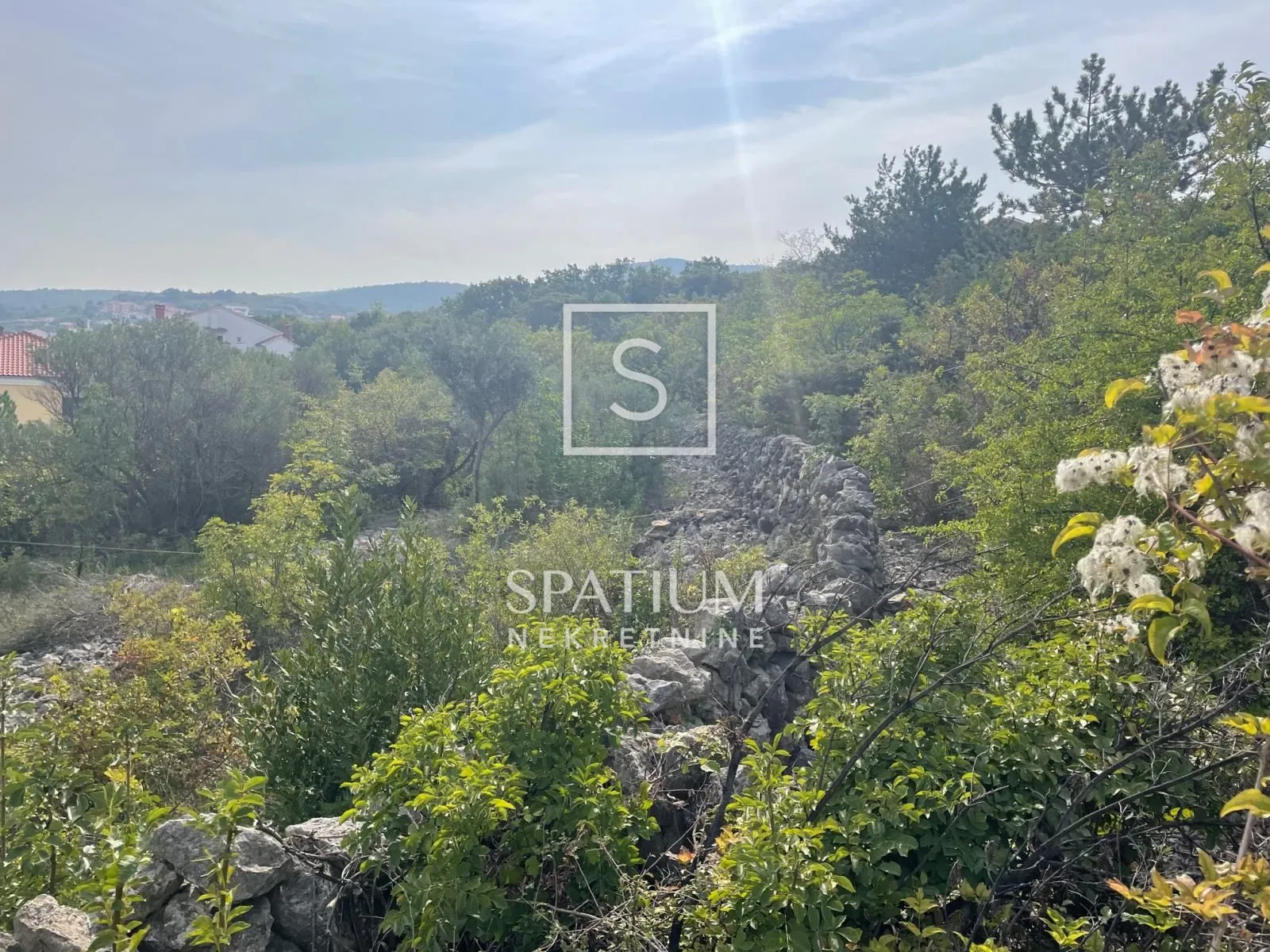 vrbnik, građevinski teren od 1037 m2 - slika 2