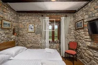 drivenik, vila s bazenom - slika 11