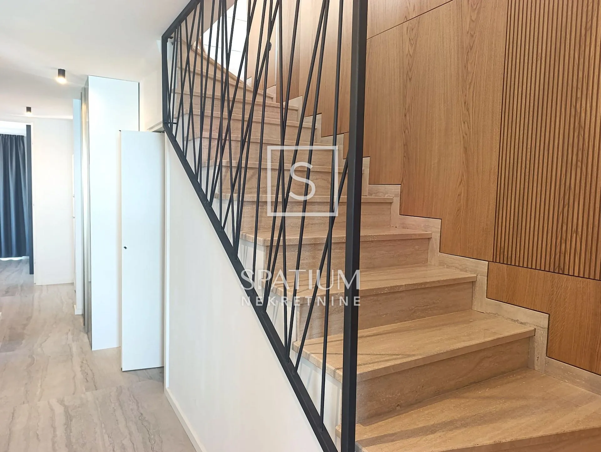 pag, dvoetažni penthouse prvi red uz more - slika 8