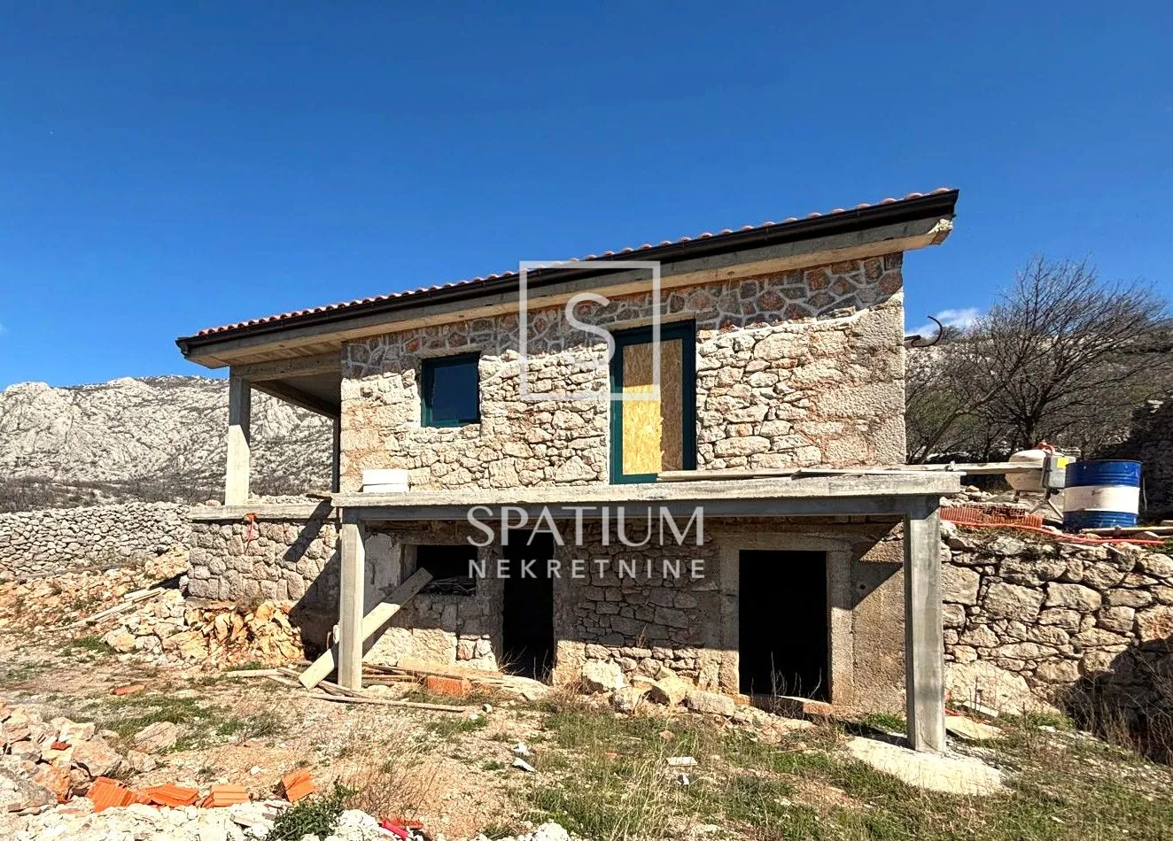 senj, jablanac, kamena kuća u fazi renovacije - slika 12