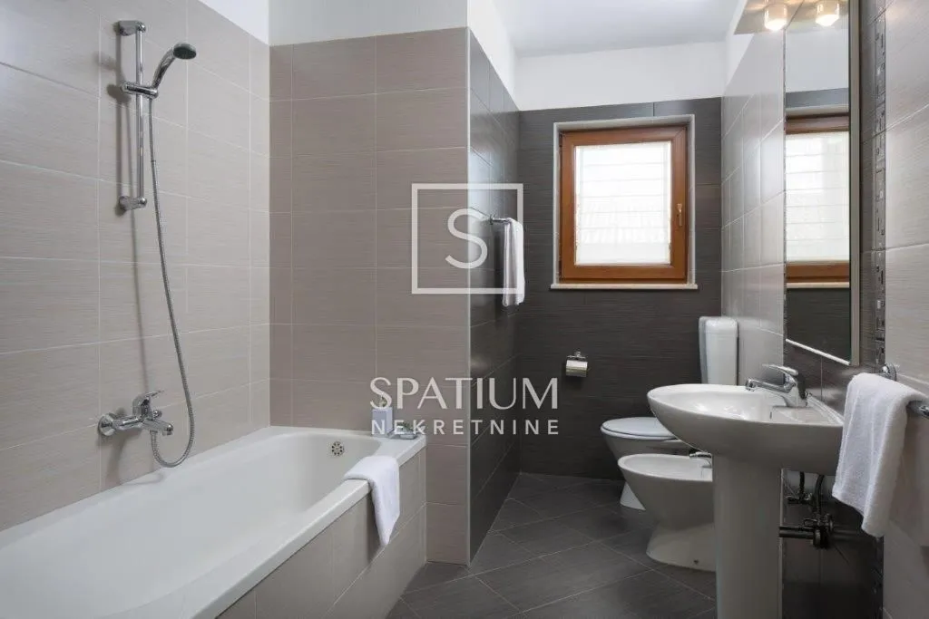 labin, kuća s bazenom - slika 8
