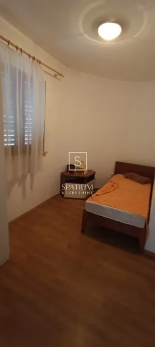 poreč, samostojeća kuća s više stambenih jedinica na mirnoj lokaciji - slika 9