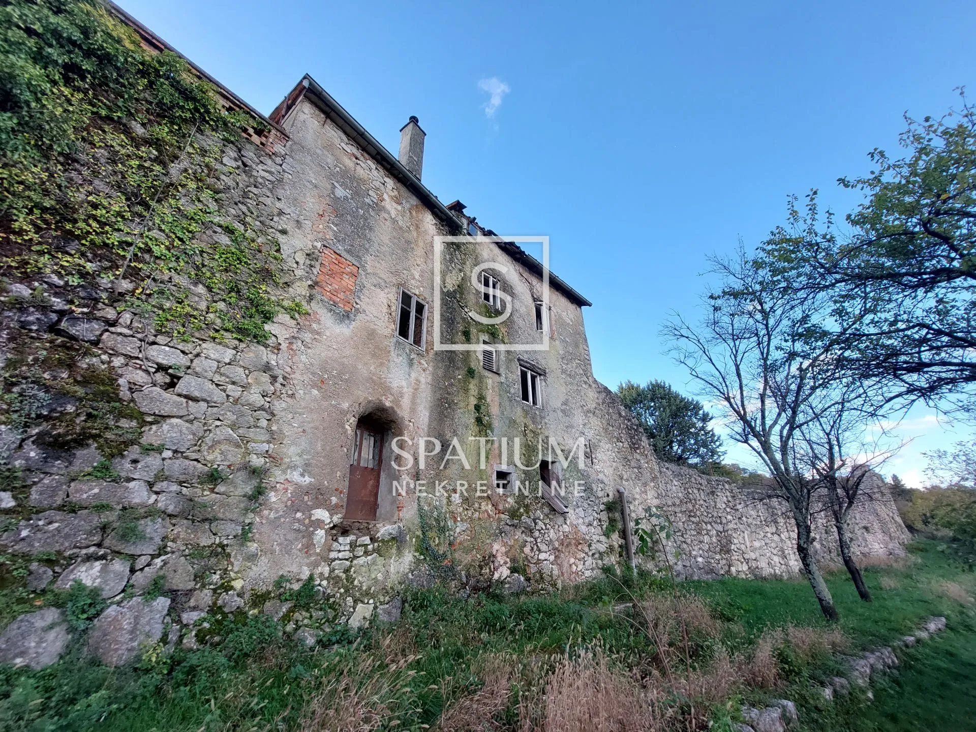 Kastav, Kuća S Okućnicom