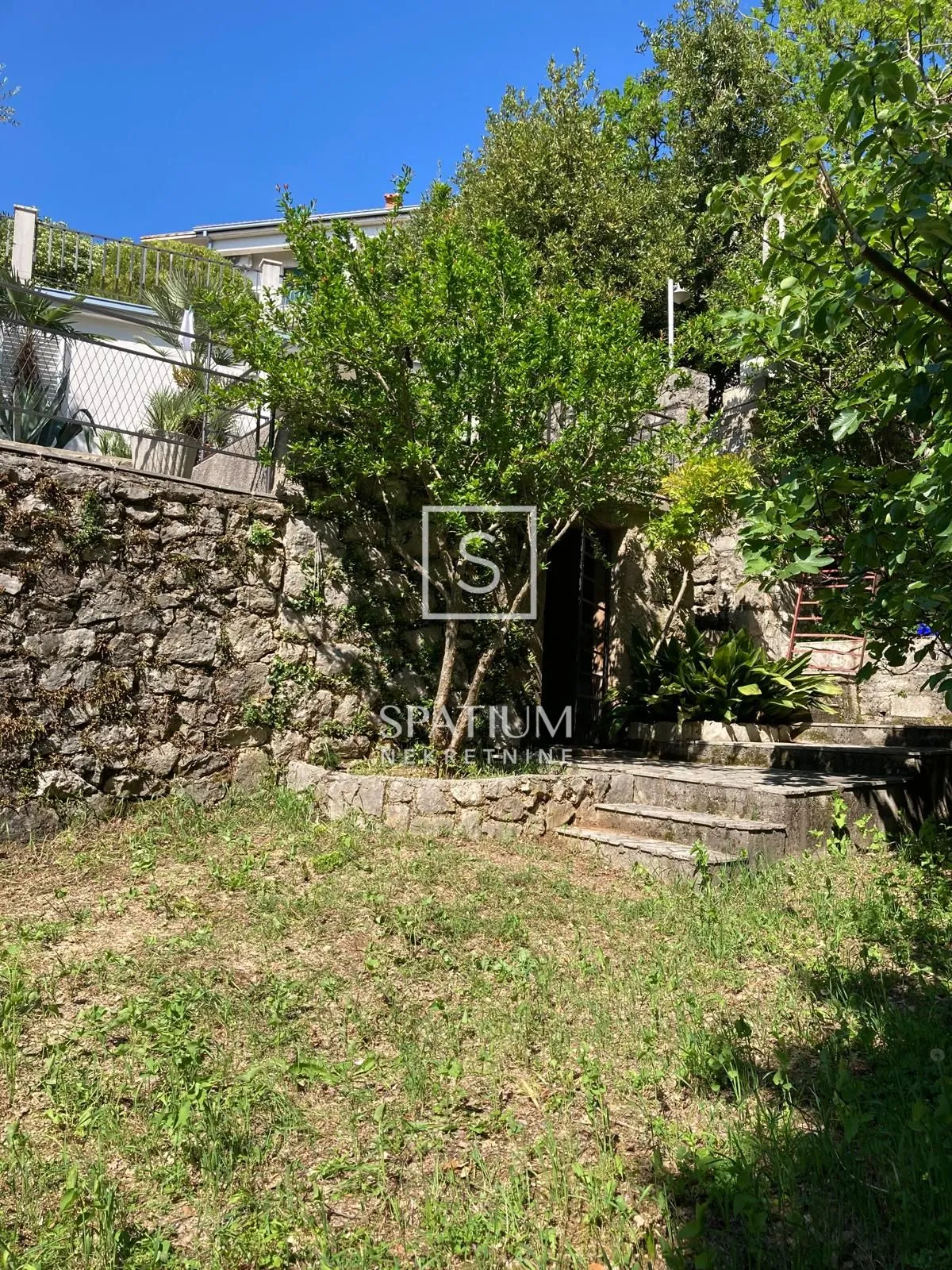 jadranovo, samo u našoj ponudi, kuća s četiri stana - slika 14