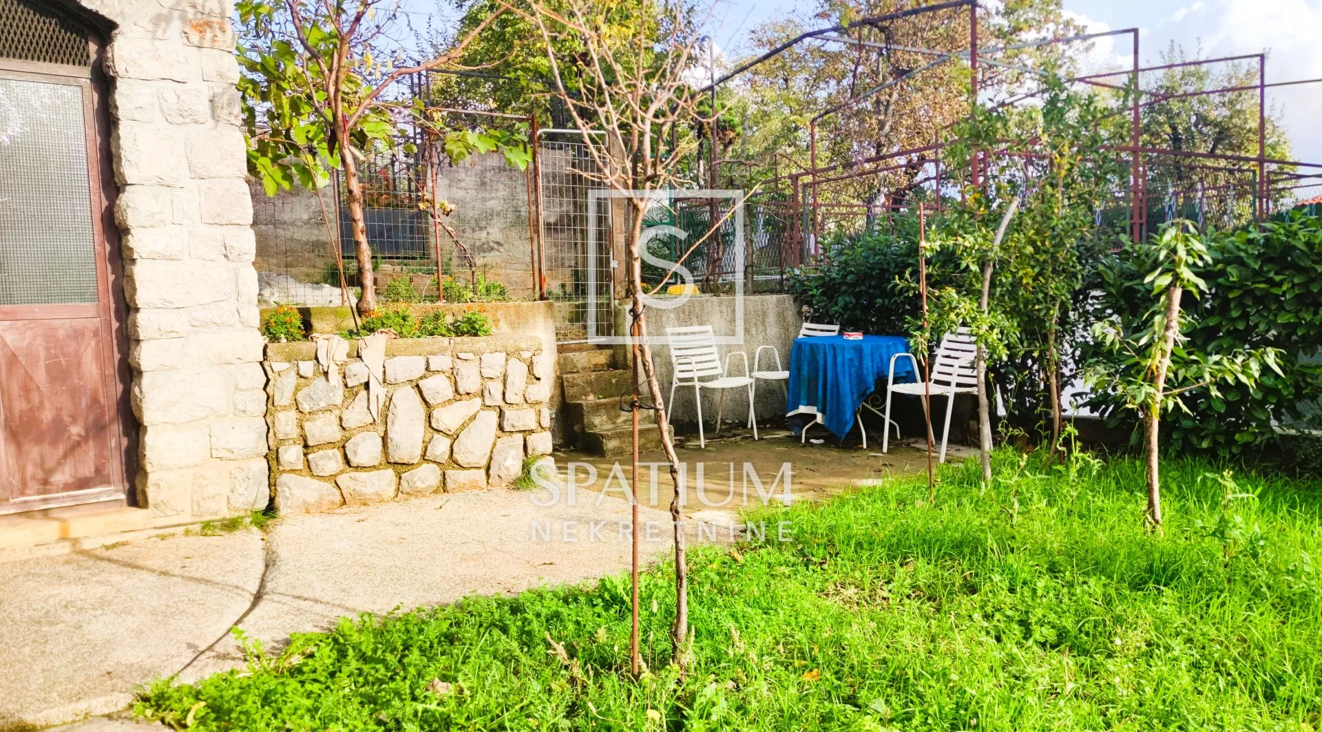 grbci, kuća s okućnicom na dobroj lokaciji - slika 12