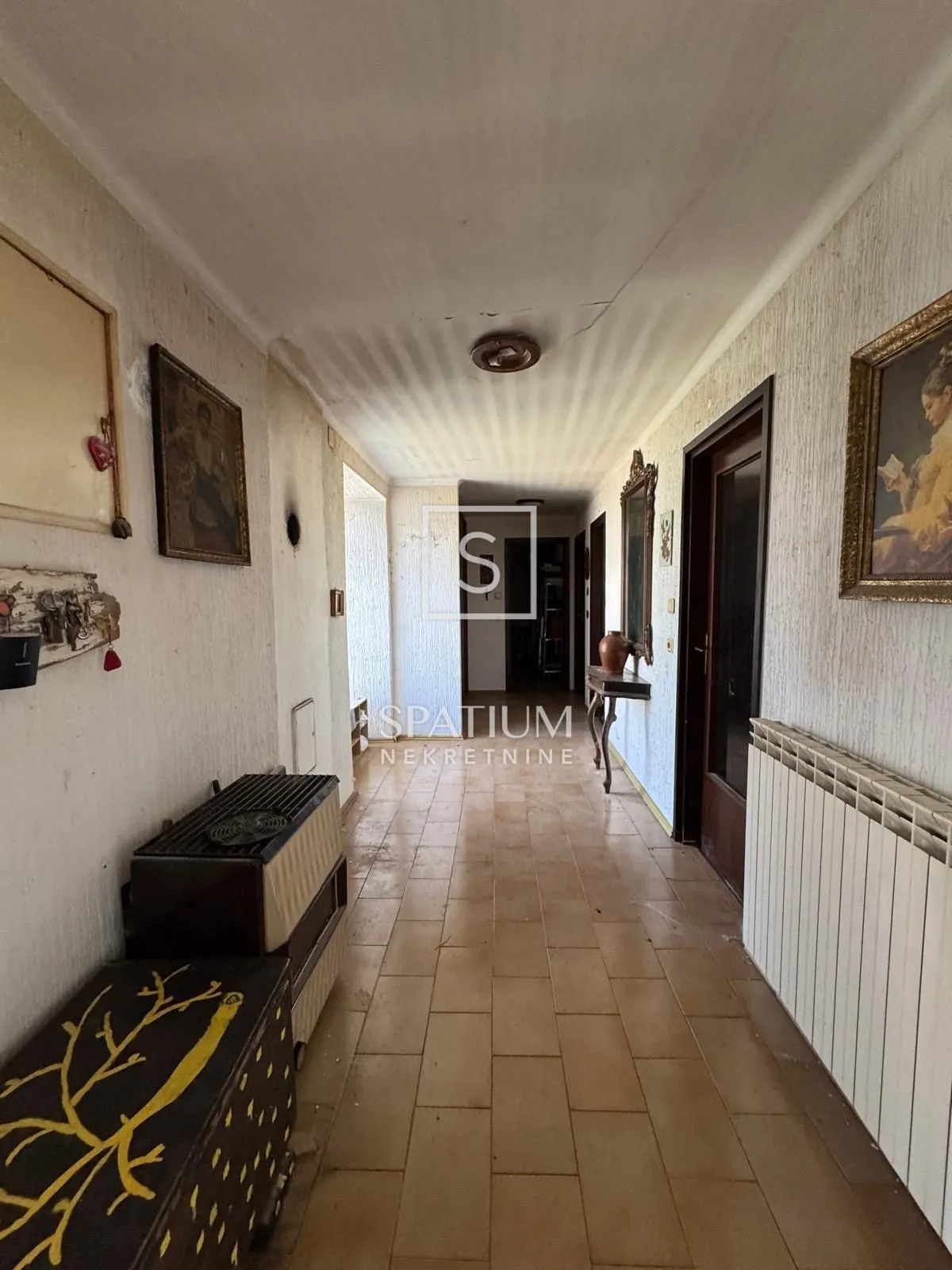 kastav, kuća s dva stana i velikom okućnicom - slika 3