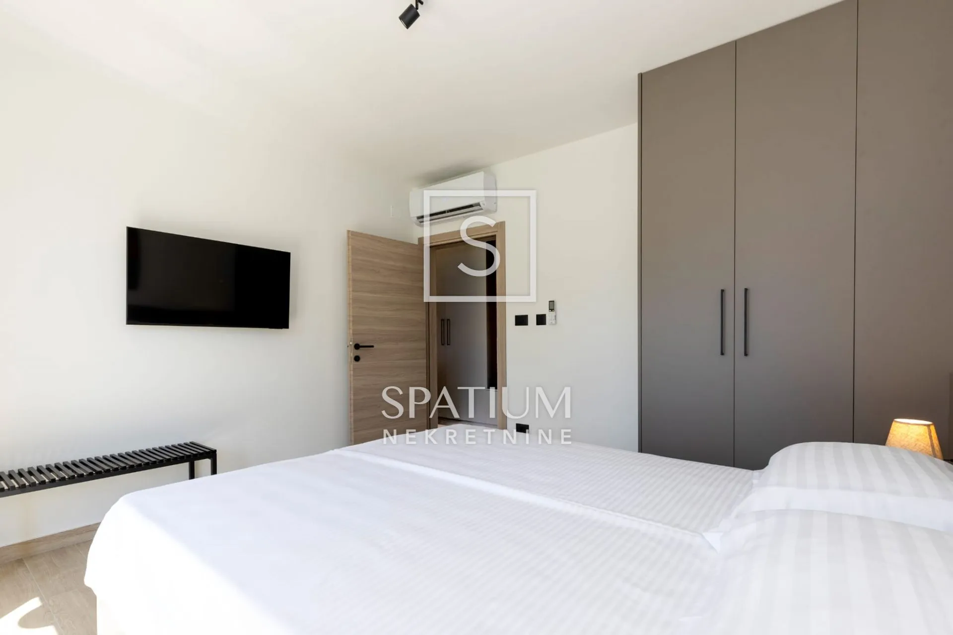 labin, vila s bazenom - slika 23