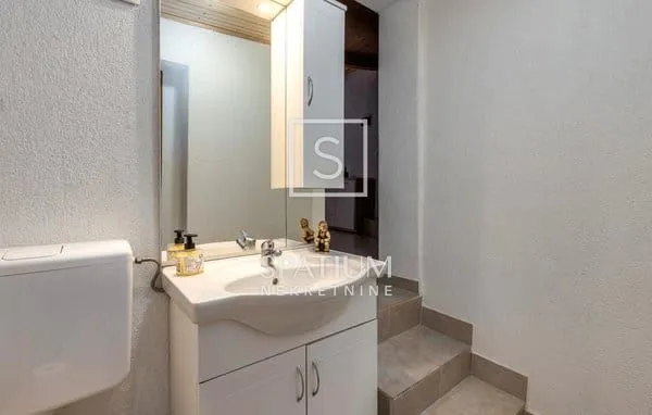 novi vinodolski, kuća s mini wellnessom - slika 12