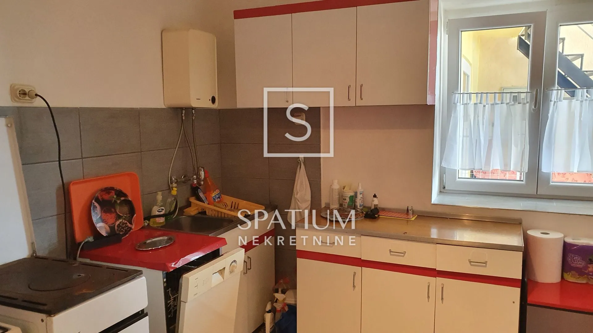 novi vinodolski, dvojna kuća sa četiri apartmana - slika 8
